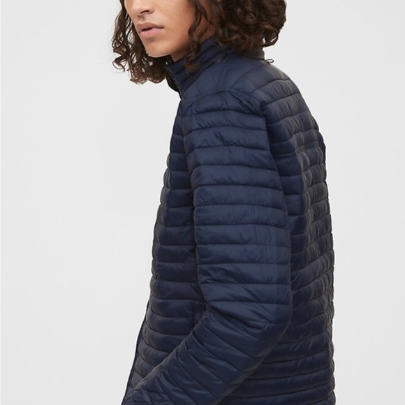 Men Quilted Regular Fit Zip-Front Puffer Jacket - Picture 2 of 8